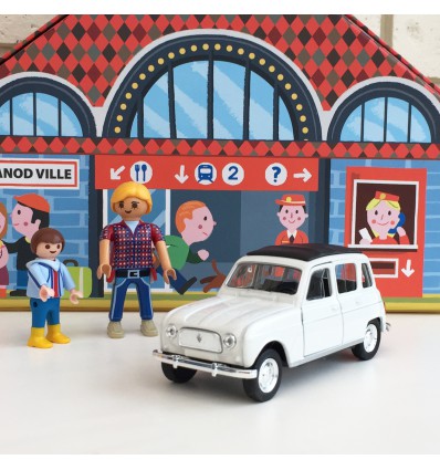 Voiture Renault 4L blanche
