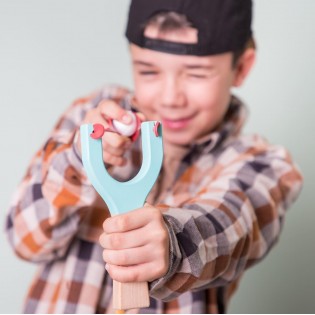 Lance-pierre turquoise en bois - Me & Mine 2