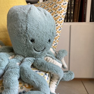 Grande peluche pieuvre Odyssey - Jellycat 2