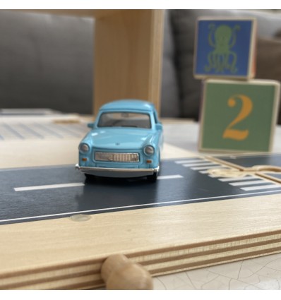 Voiture Trabant 601 bleue