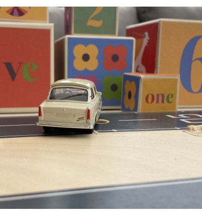 Voiture Trabant 601 beige