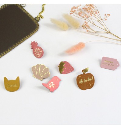 Broche en cuir Amour is french - Barnabé aime le Café