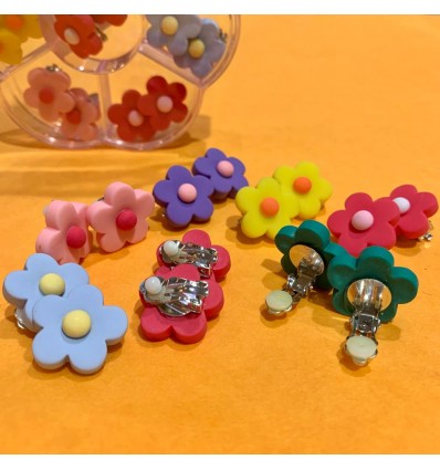 Boite de boucles d'oreilles fleurs
