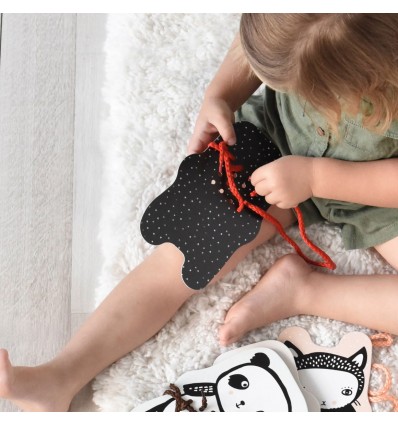 Cartes à lacer bébés animaux - Wee Gallery
