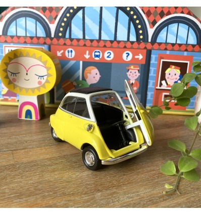 Voiture Isetta BMW Jaune