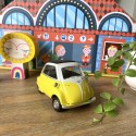 Voiture Isetta BMW Jaune