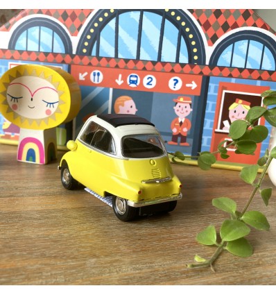 Voiture Isetta BMW Jaune