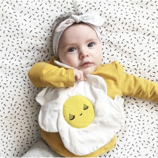 Jeu d'éveil oeuf au plat à froisser - Wee Gallery