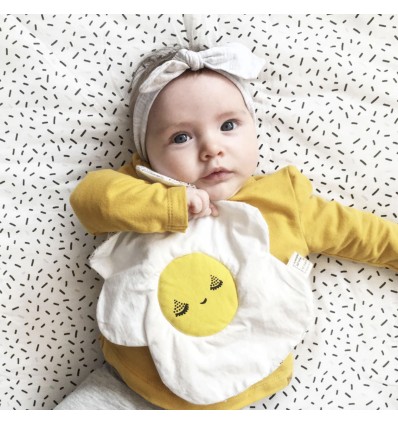 Jeu d'éveil oeuf au plat à froisser - Wee Gallery