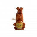 Singe marchant sur la tête à remonter