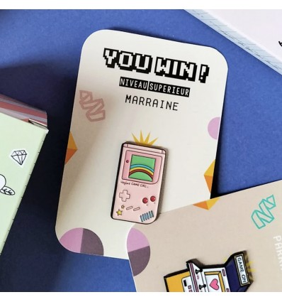 Pin's Marraine Game Boy - Pamela Loops