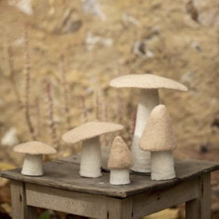 Champignon plat en feutre, nude - Muskhane