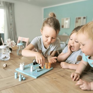 Jeu de petits chevaux en bois - Small foot 2