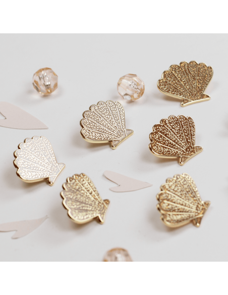 Pin's doré "Coquillage doré pailleté" - My Lovely Thing