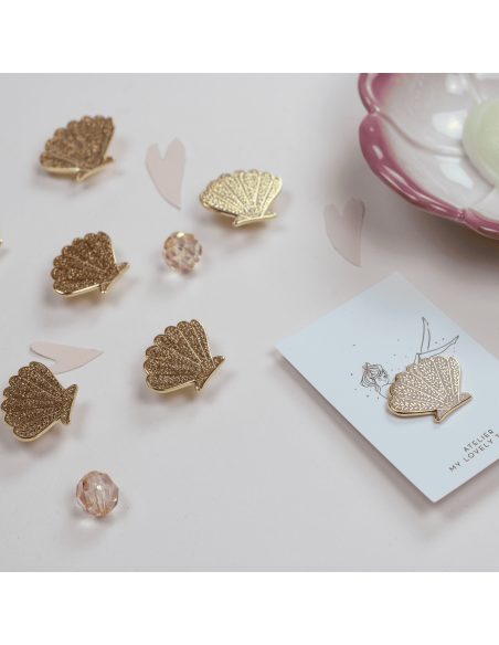 Pin's doré "Coquillage doré pailleté" - My Lovely Thing