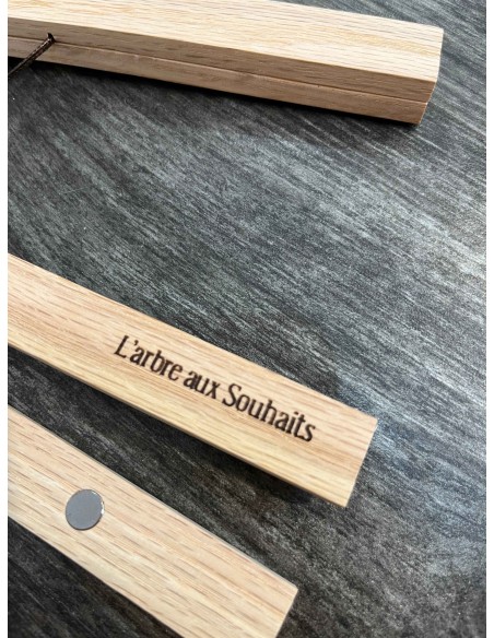 Porte affiche aimanté en bois 50 cm