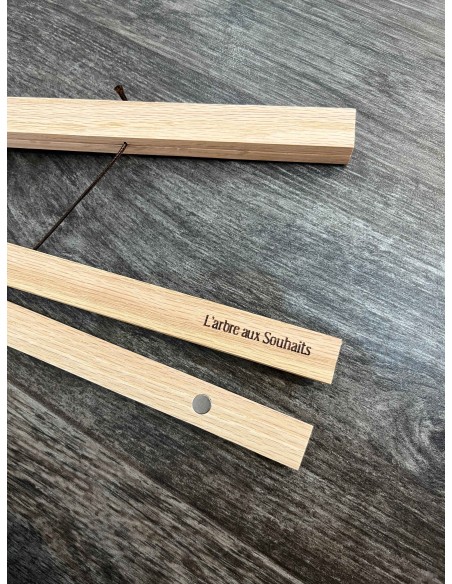 Porte affiche aimanté en bois 50 cm