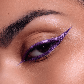 Eyeliner pailleté violet - Sisi la Paillette 2