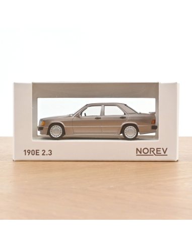 Mercedes Benz 190E 1984 Beige métallisé - Norev