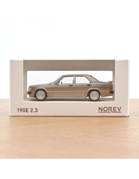 Mercedes Benz 190E 1984 Beige métallisé - Norev