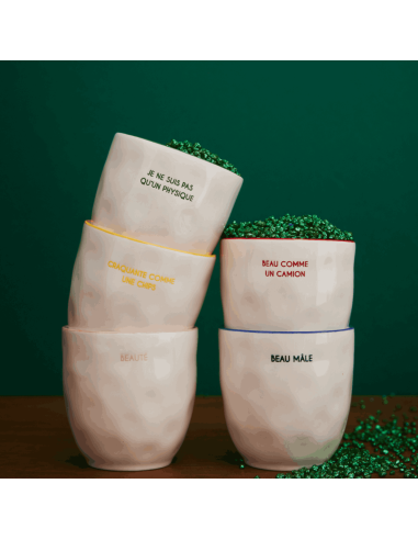 Tasse à café "Je ne suis pas qu'un physique"