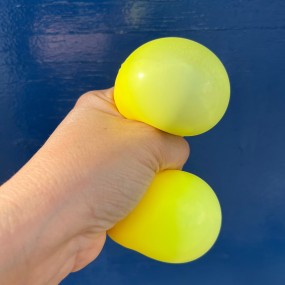 Squishy anti-stress poussin jaune - Pasteq 2
